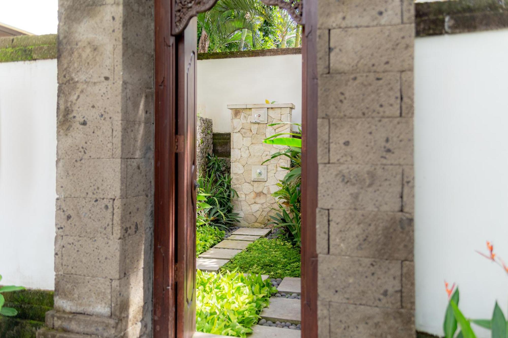 Dorado - Steps From Villa *
